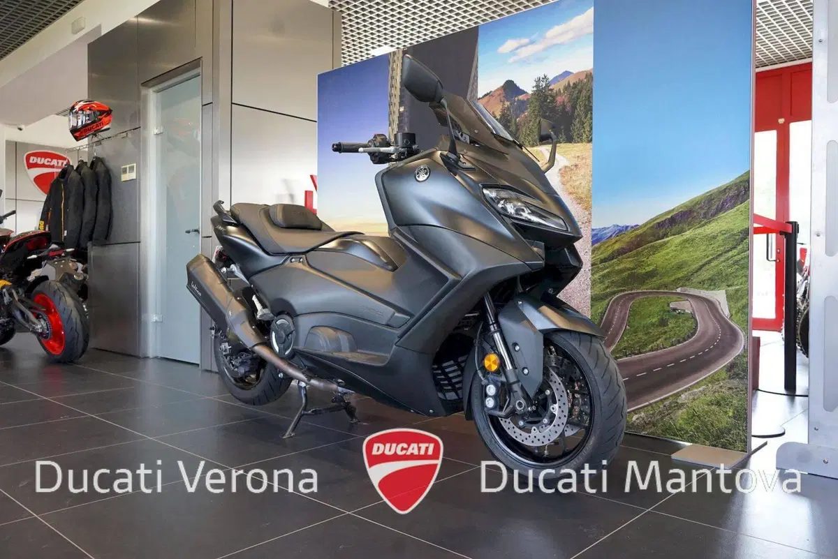 Yamaha T-Max 560 (2022 - 24) (2)