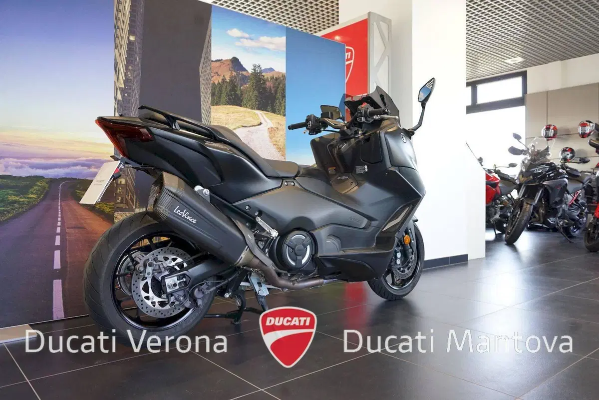 Yamaha T-Max 560 (2022 - 24) (4)