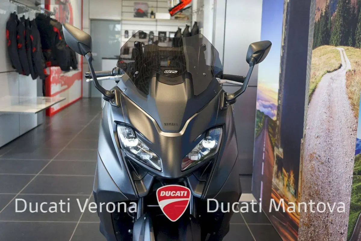 Yamaha T-Max 560 (2022 - 24) (11)
