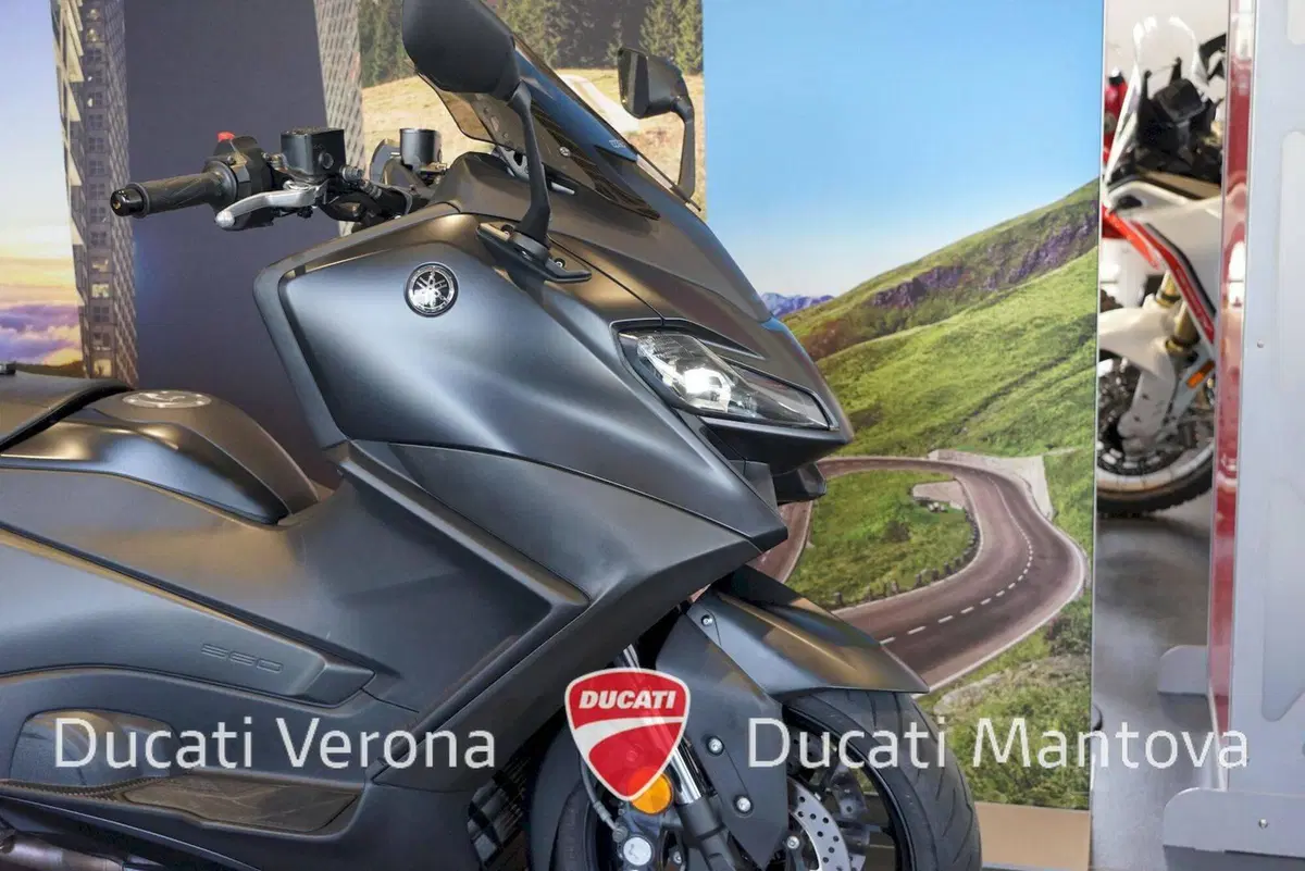 Yamaha T-Max 560 (2022 - 24) (12)