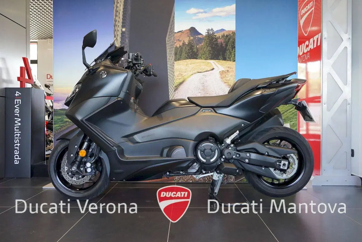 Yamaha T-Max 560 (2022 - 24) (6)