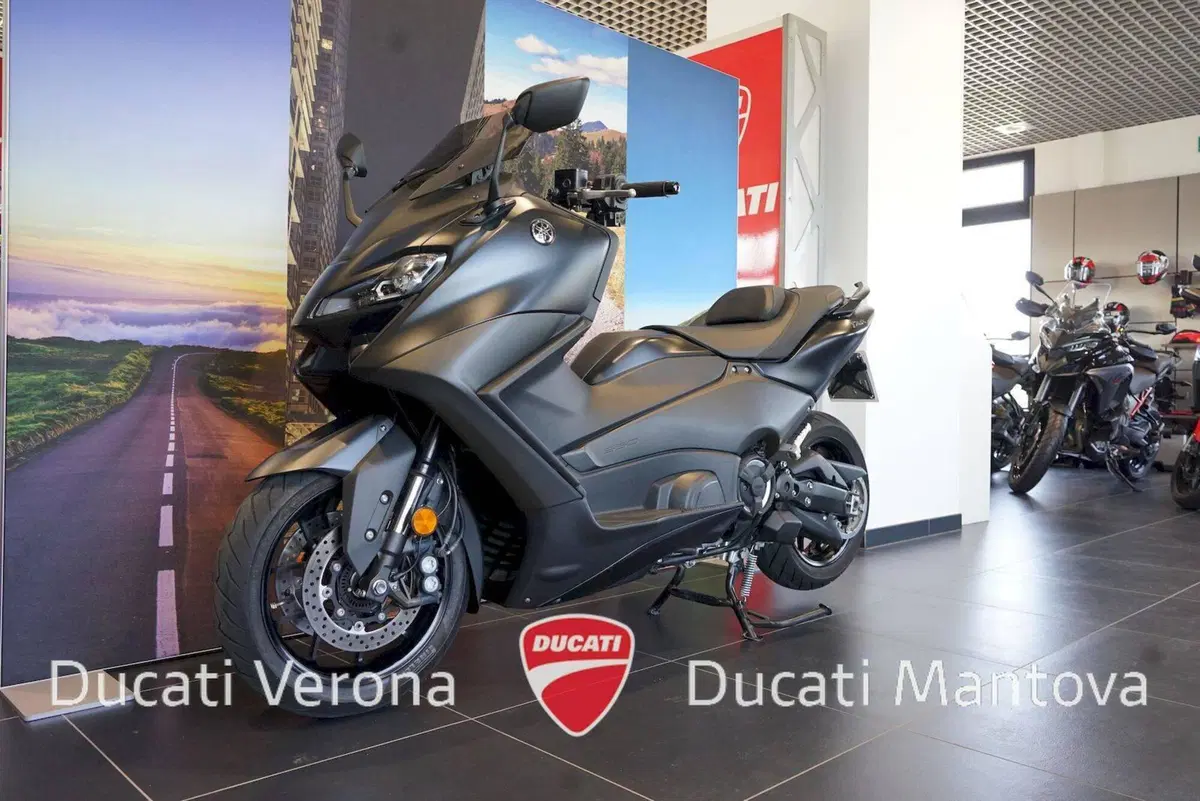 Yamaha T-Max 560 (2022 - 24) (9)