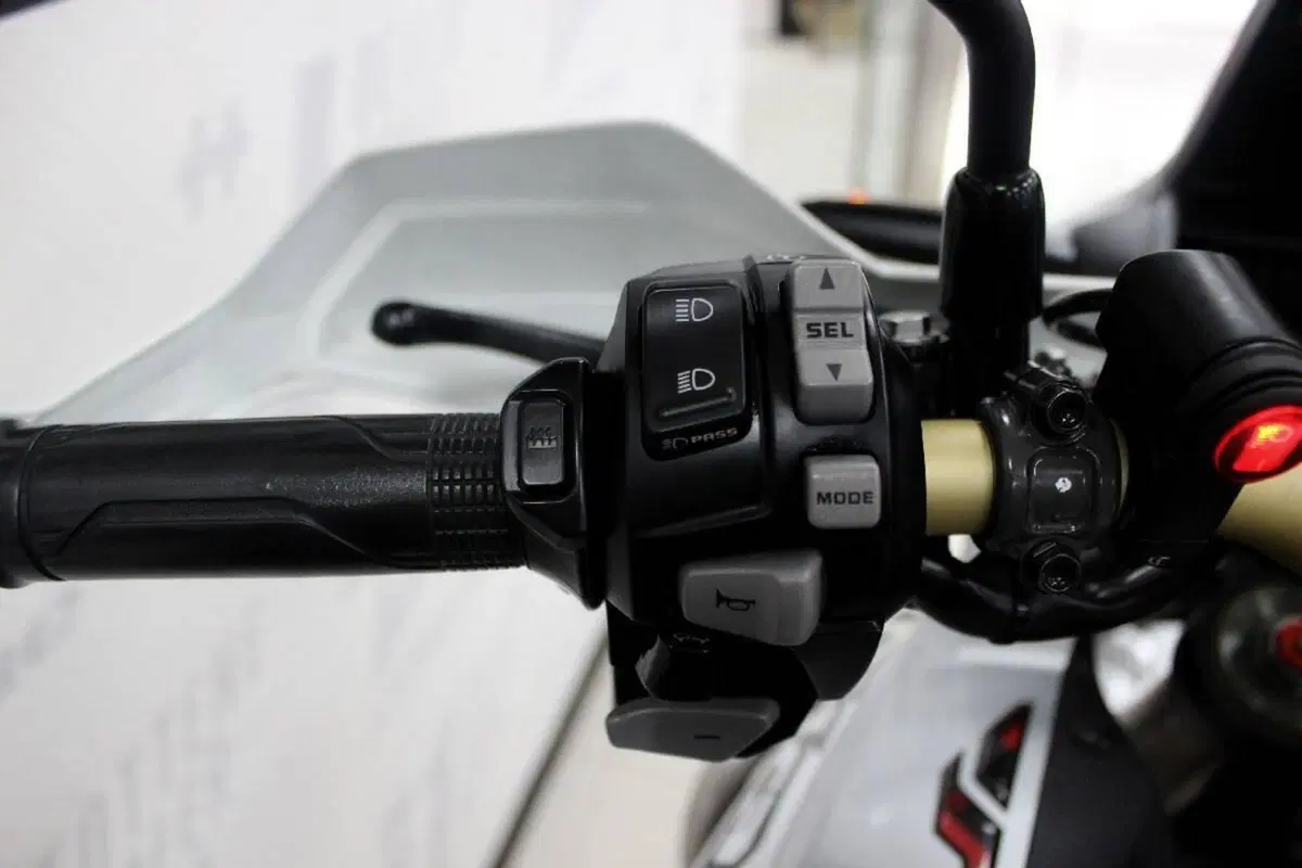 Honda Africa Twin CRF 1000L Adventure Sports DCT (2018 - 19) (7)
