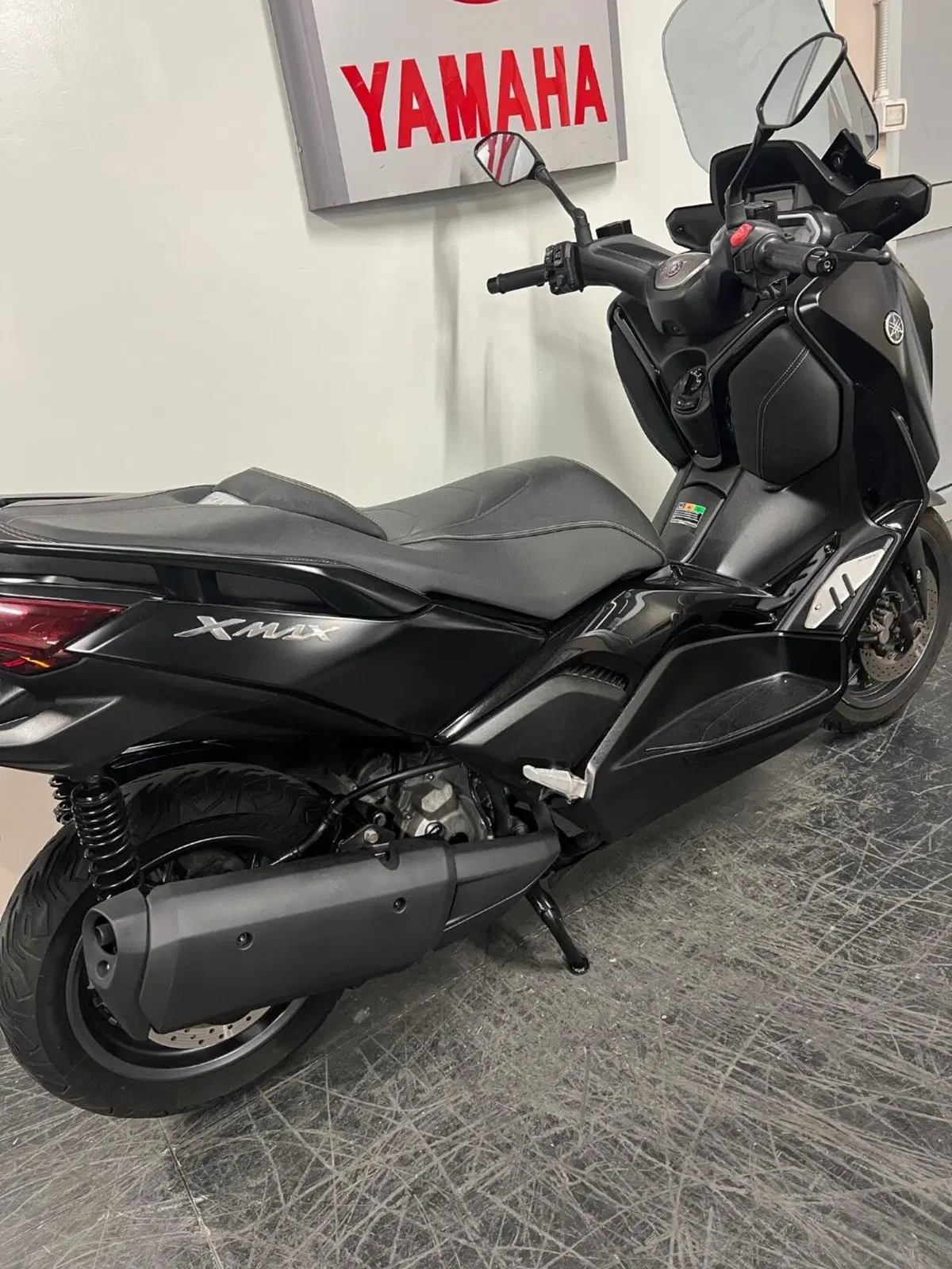 Yamaha X-Max 300 Tech Max (2021 - 24) (4)