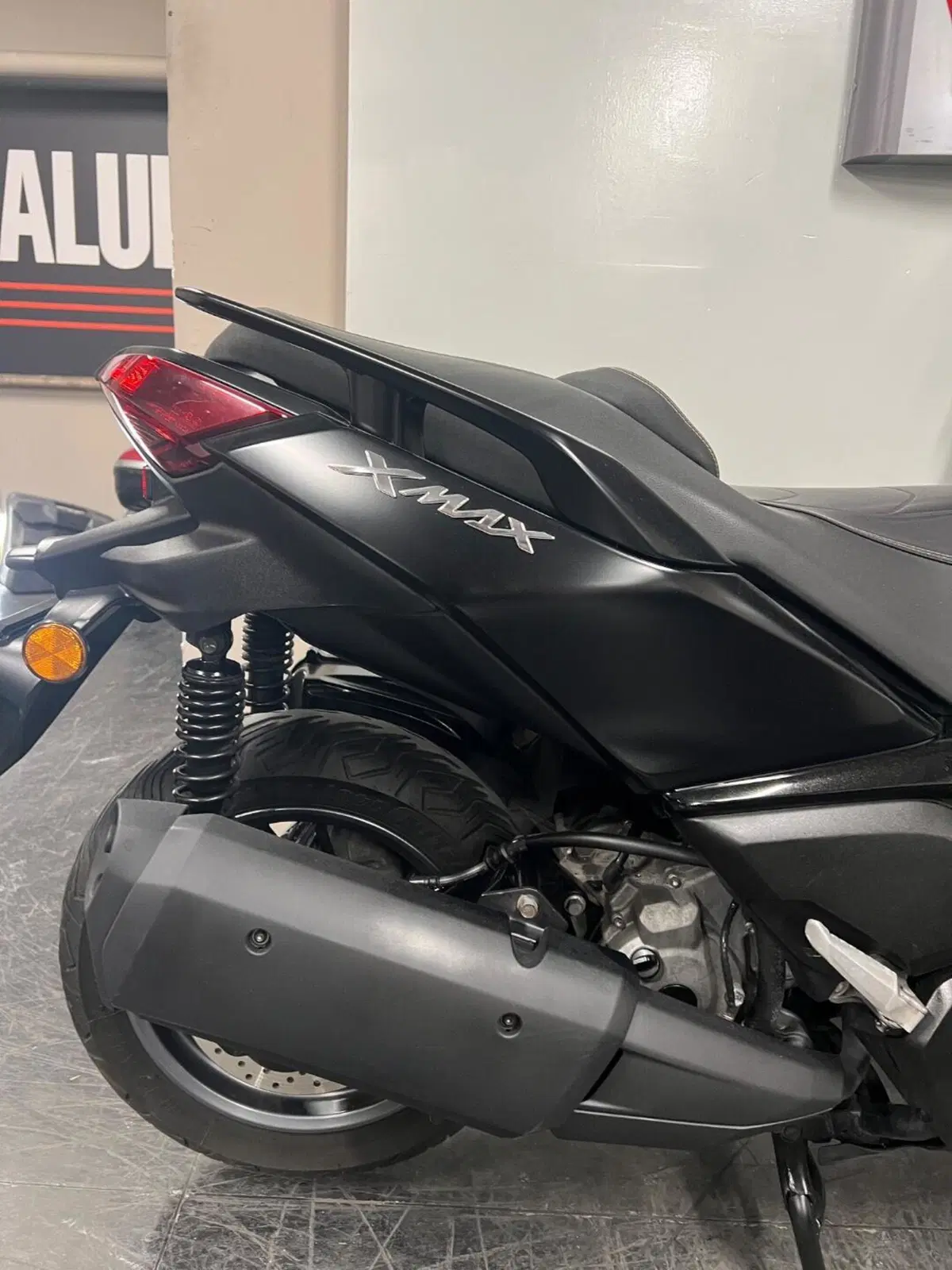 Yamaha X-Max 300 Tech Max (2021 - 24) (5)