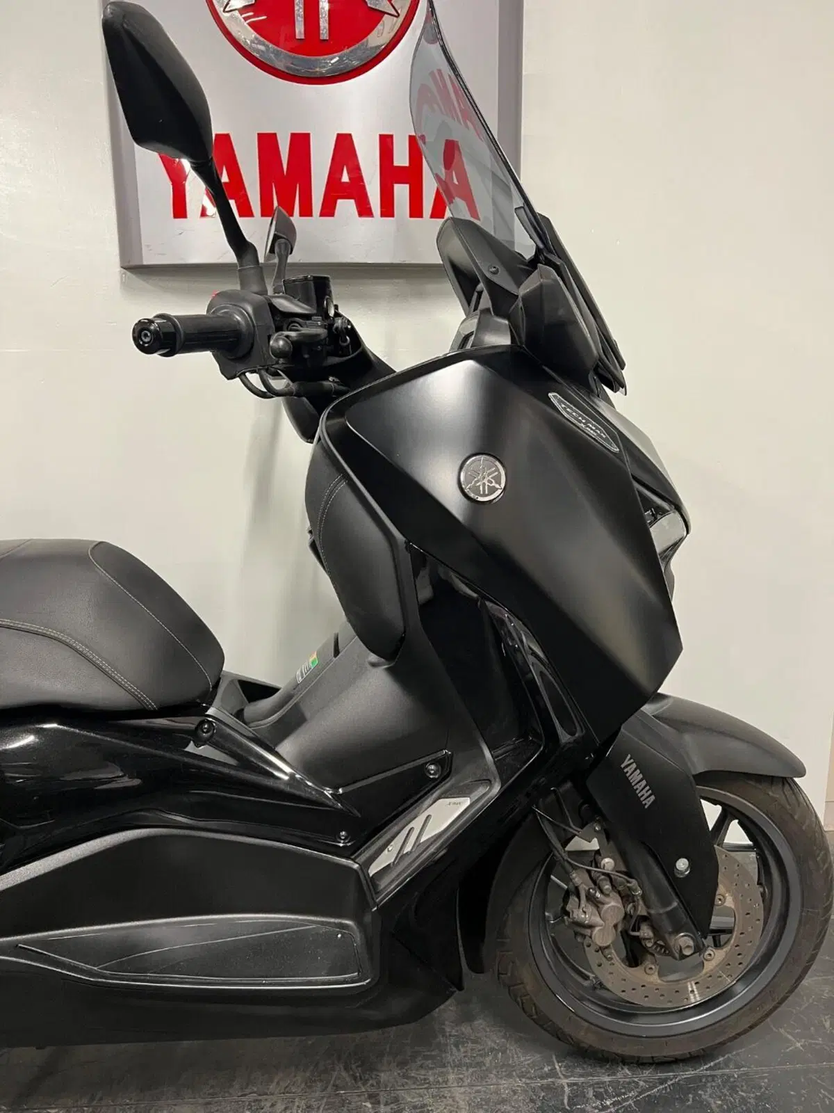 Yamaha X-Max 300 Tech Max (2021 - 24) (6)