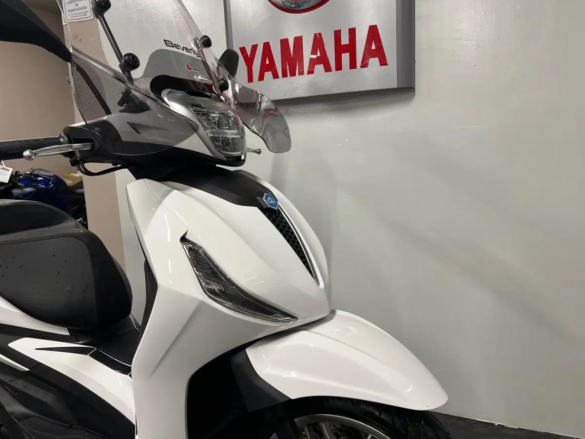 Piaggio Beverly 400 (2025 - 26) (2)