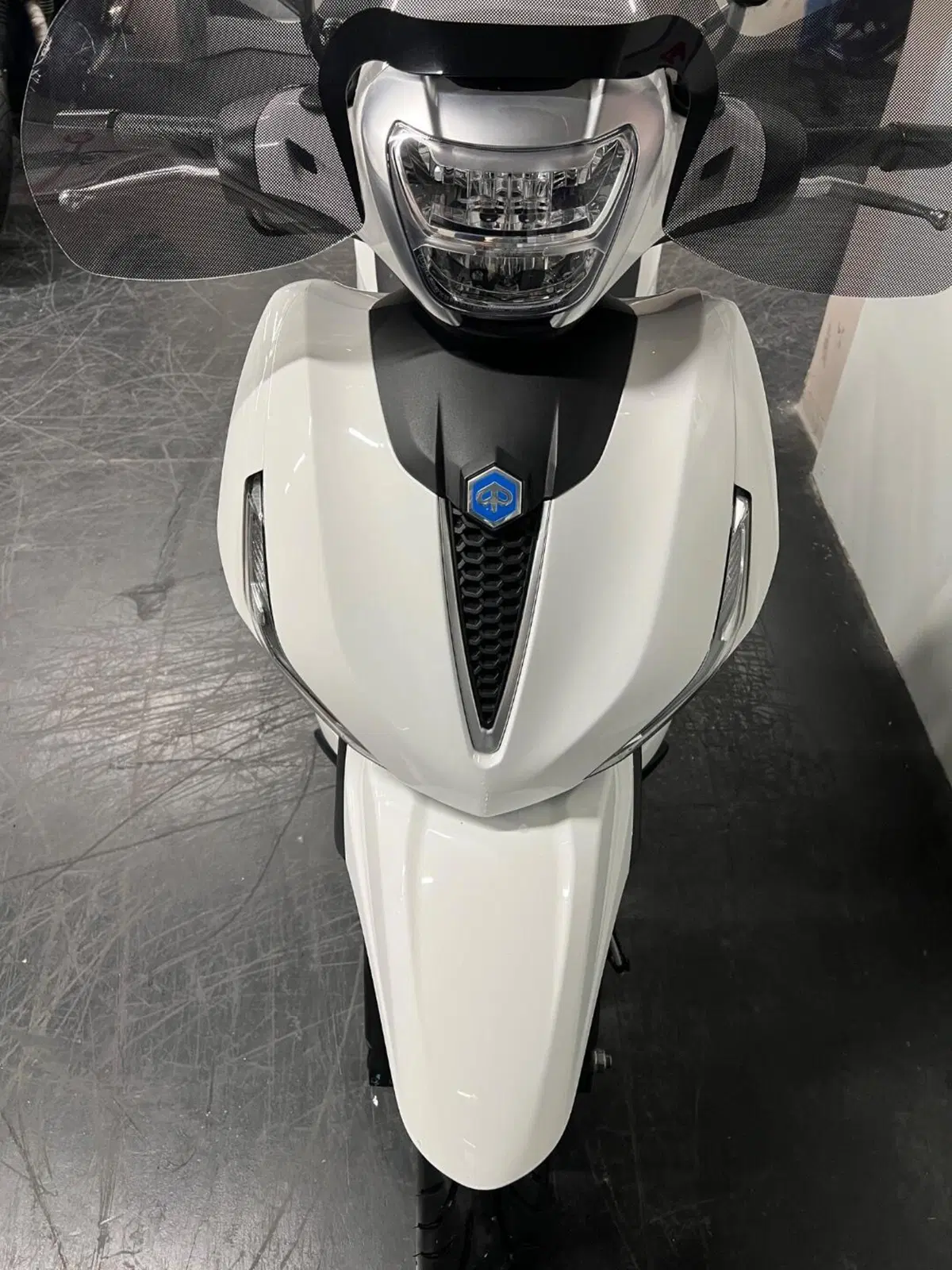 Piaggio Beverly 400 (2025 - 26) (3)