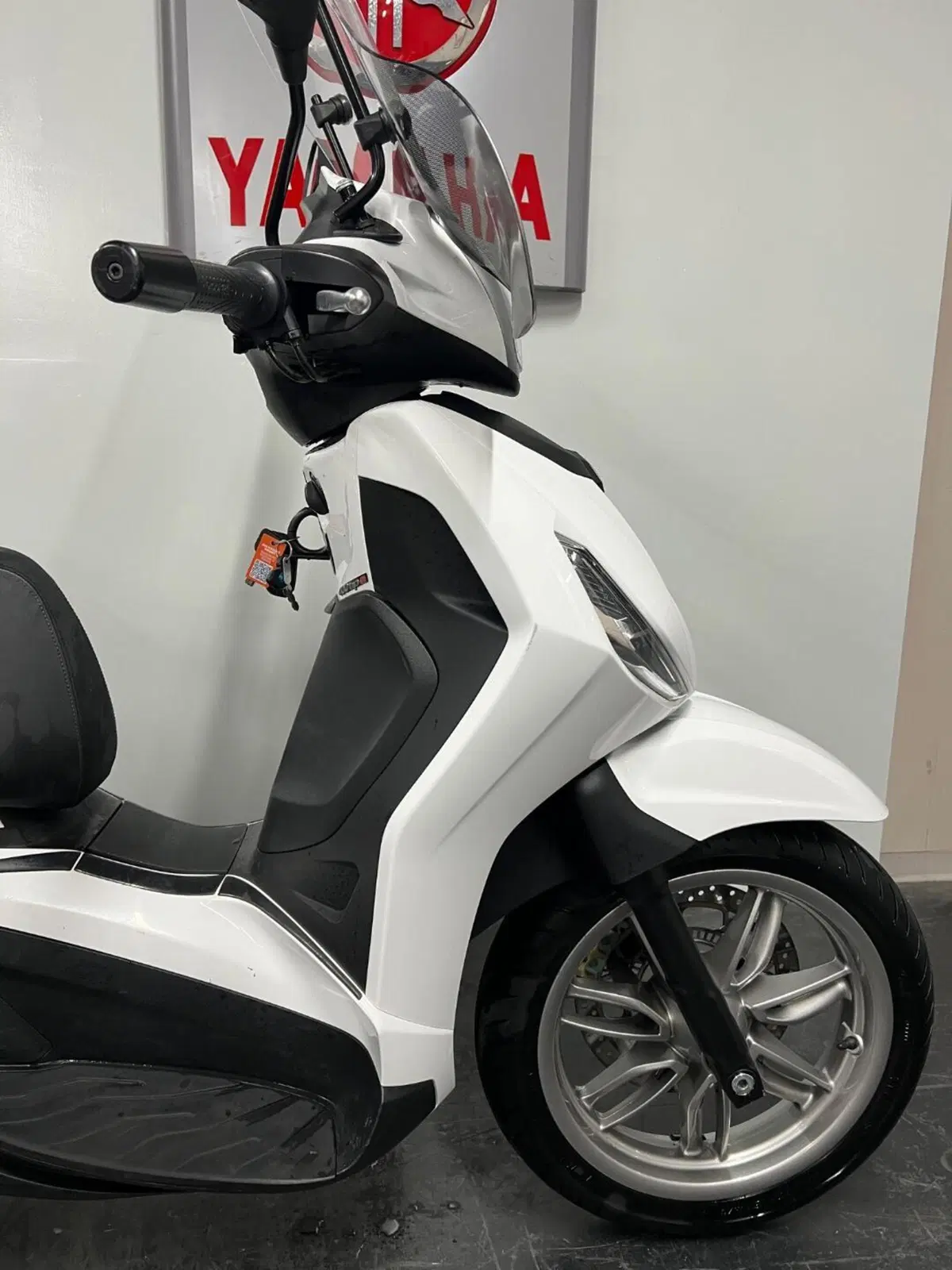 Piaggio Beverly 400 (2025 - 26) (6)