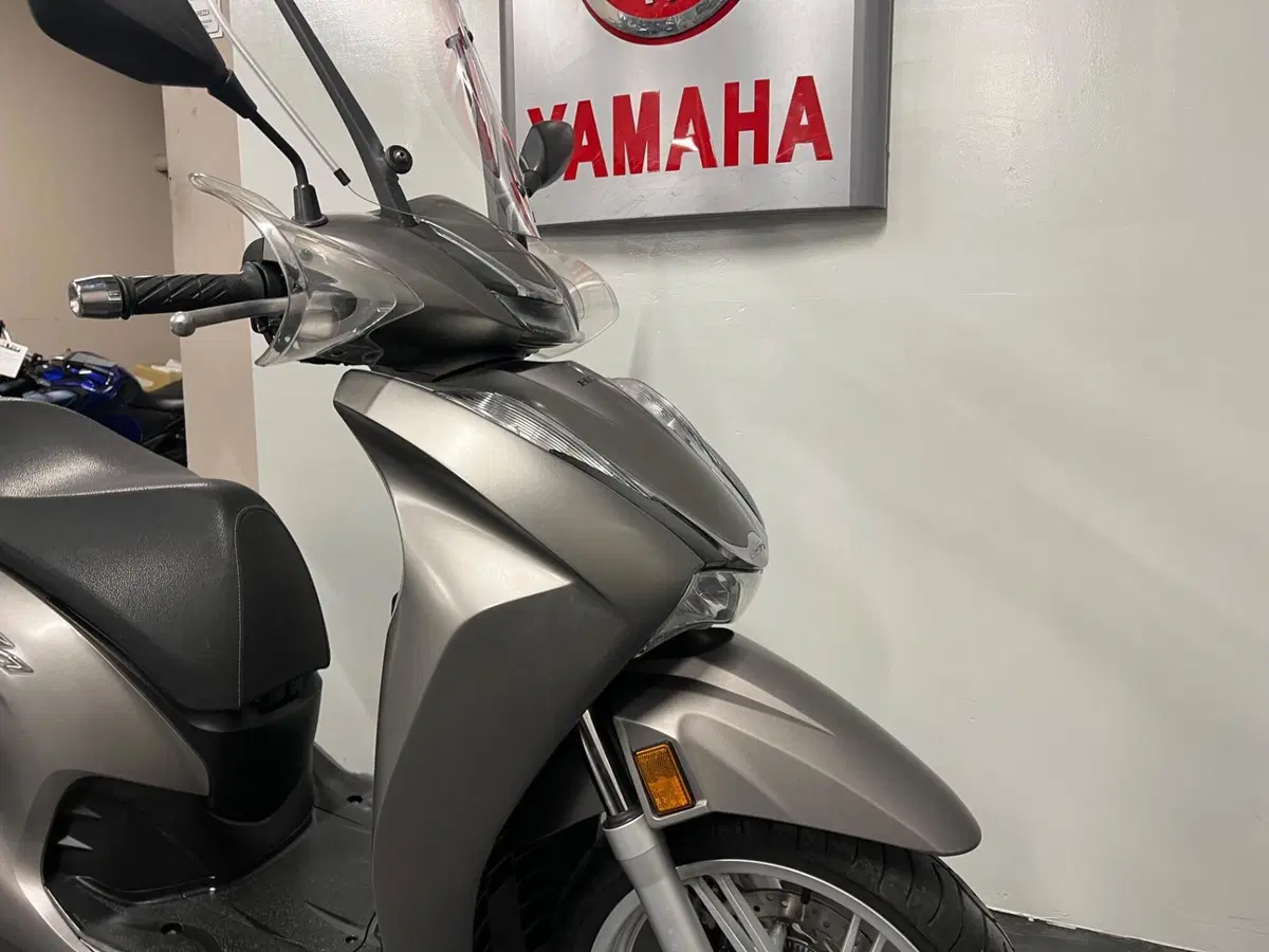 Honda SH 350 (2021 - 24) (2)