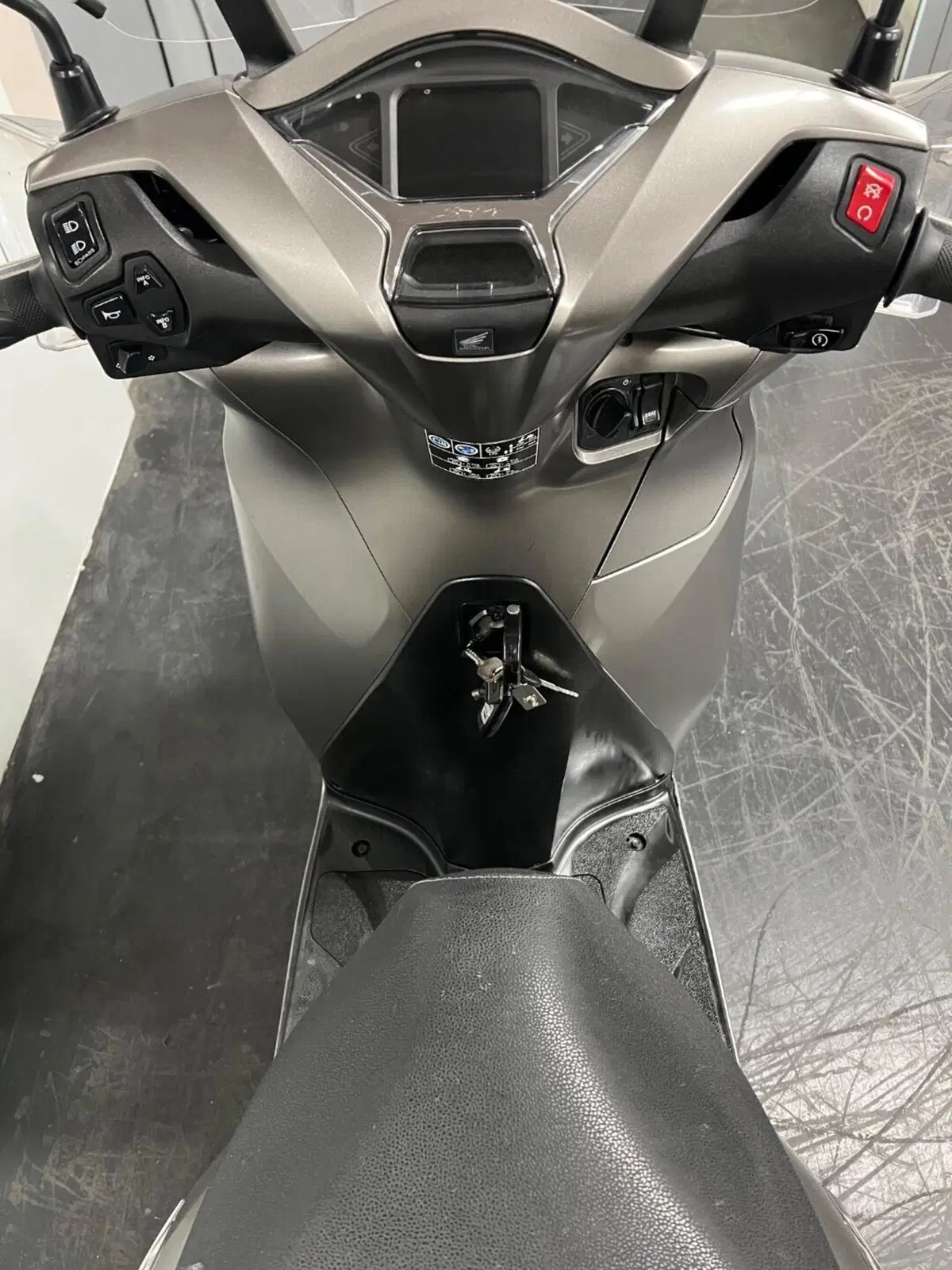 Honda SH 350 (2021 - 24) (6)