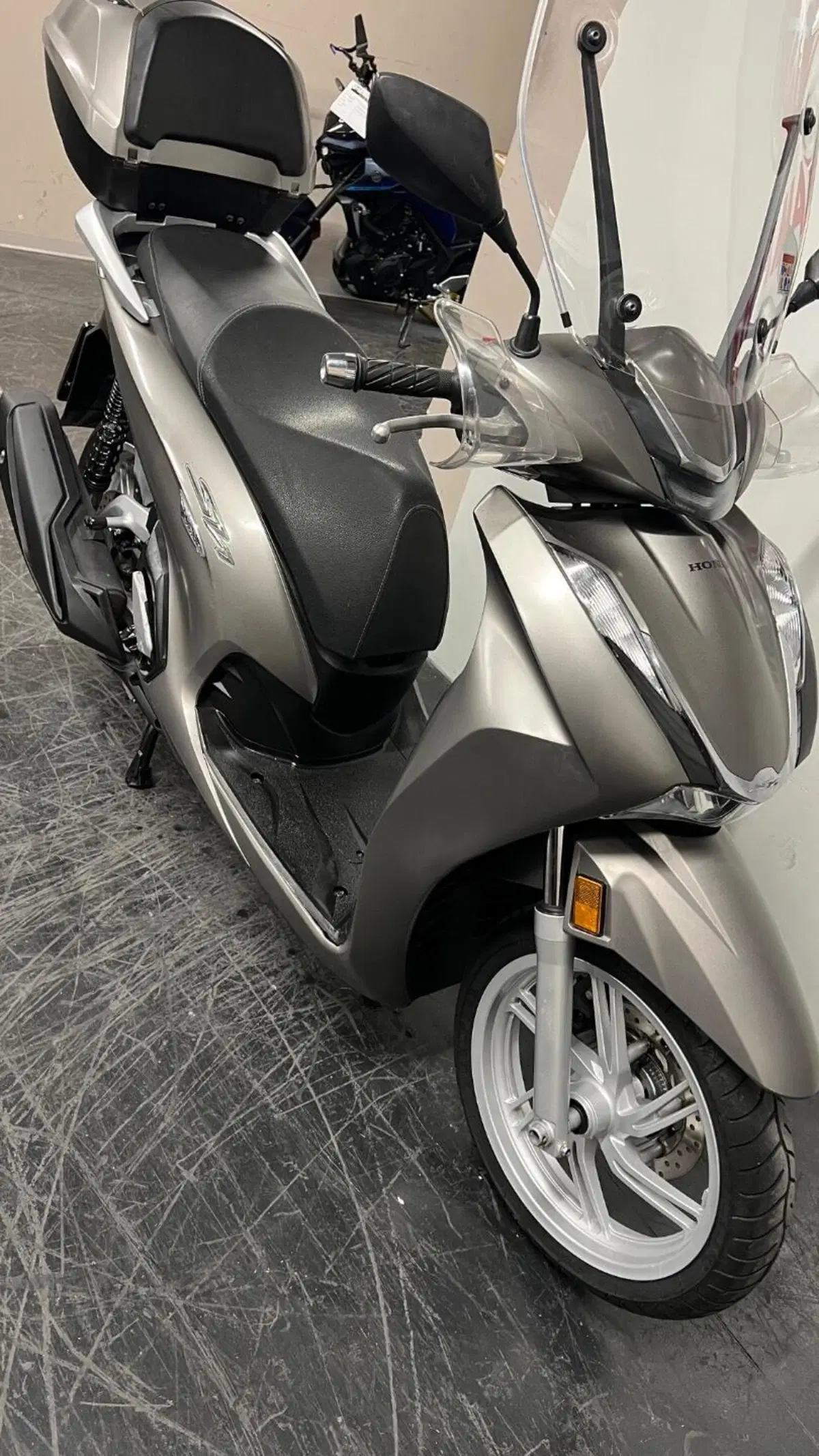 Honda SH 350 (2021 - 24) (9)