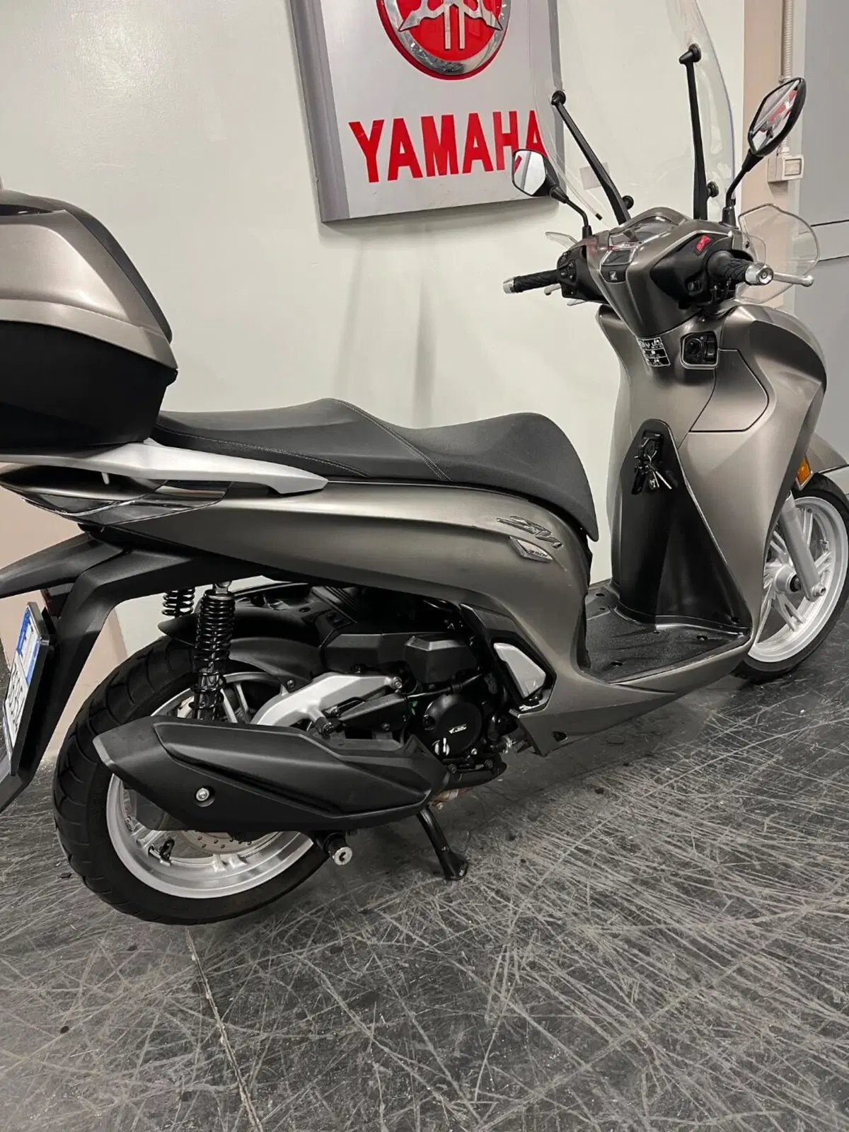 Honda SH 350 (2021 - 24) (10)