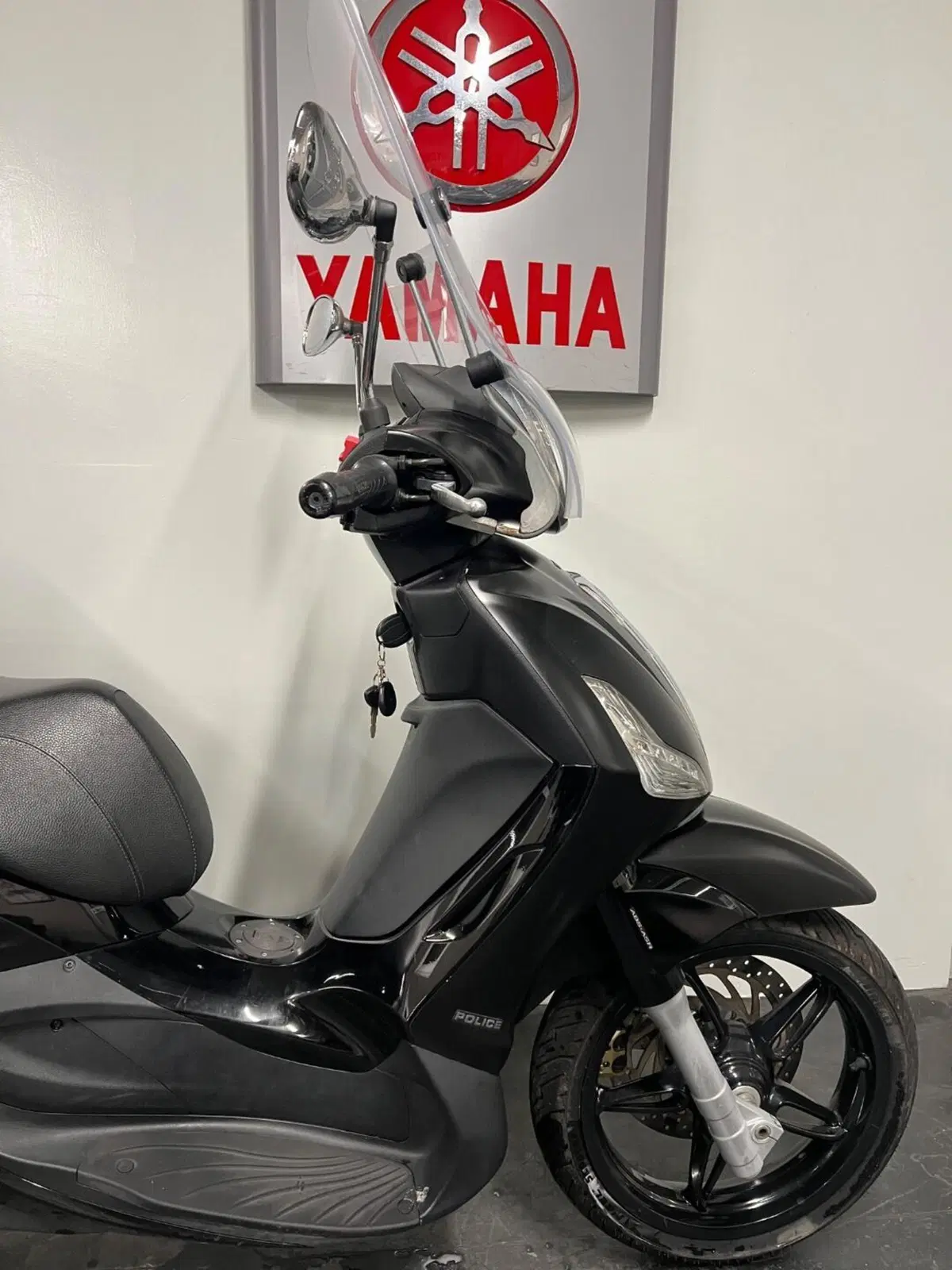 Piaggio Beverly 350 Police ABS-ASR (2018 - 20) (7)