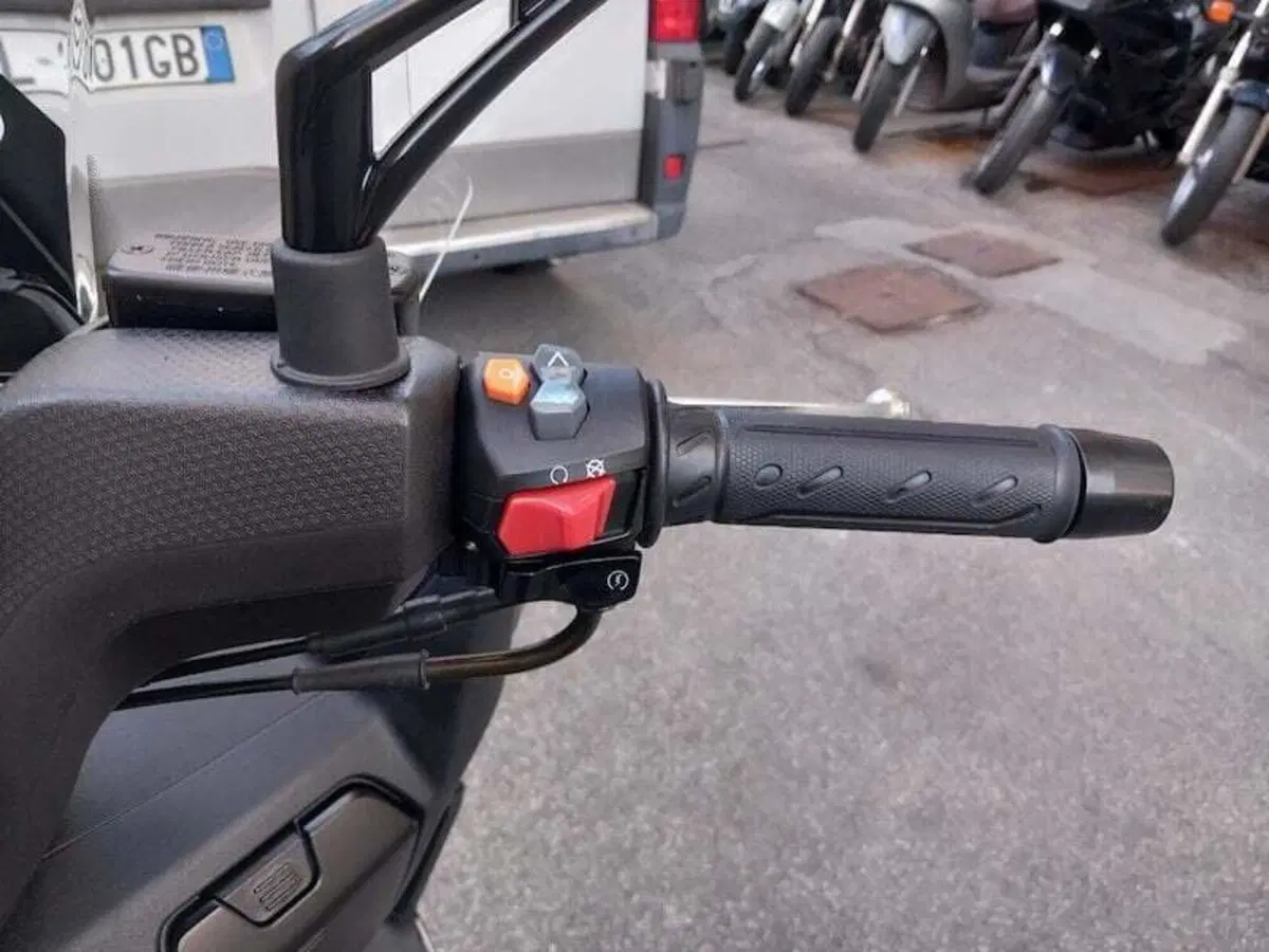 Kymco Dink 150 Flat (2023 - 26) (16)