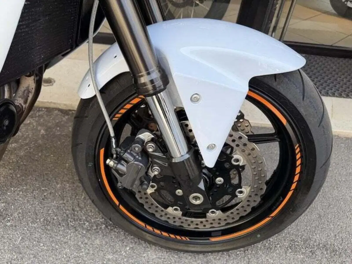 Kawasaki Z 750 (2007 - 14) (12)