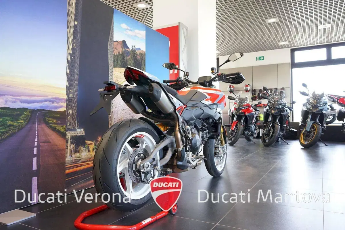 Ducati Hypermotard V2 SP (2026) (7)