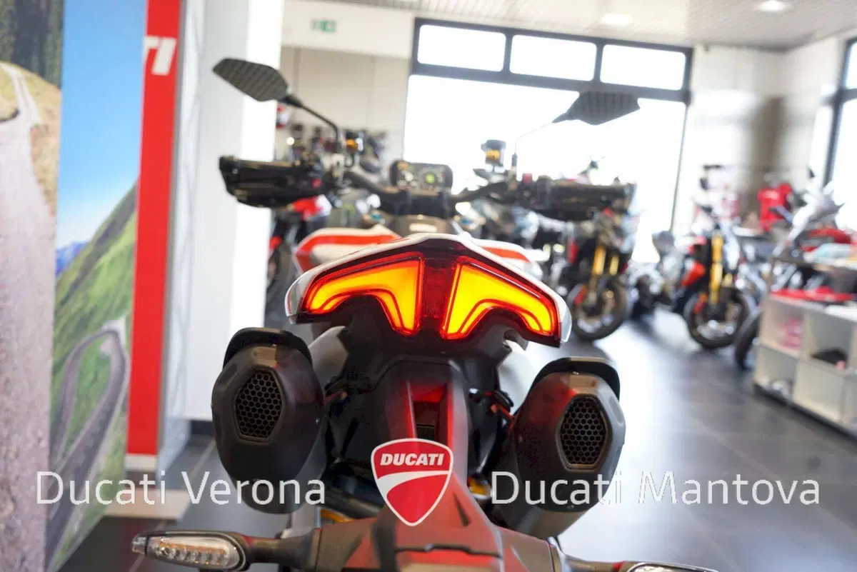 Ducati Hypermotard V2 SP (2026) (10)