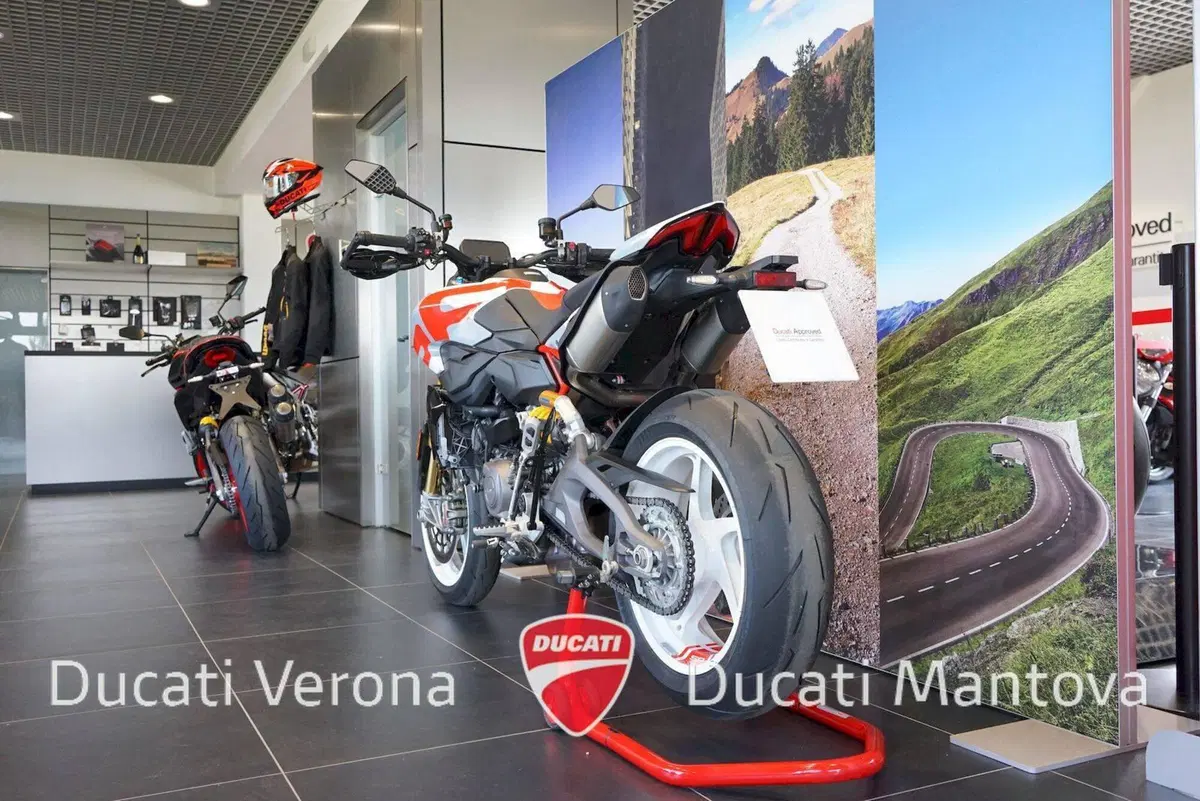Ducati Hypermotard V2 SP (2026) (15)