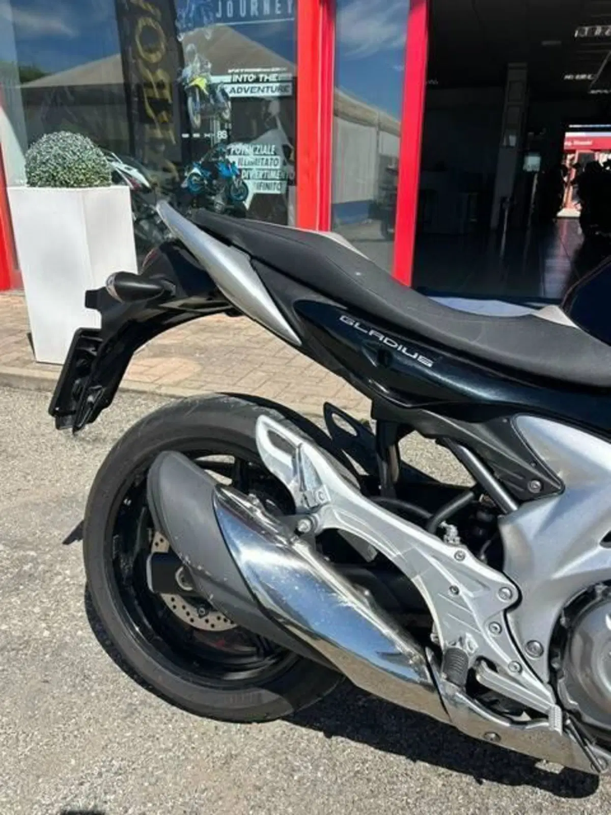 Suzuki Gladius 650 SFV ABS (2009 - 15) (3)