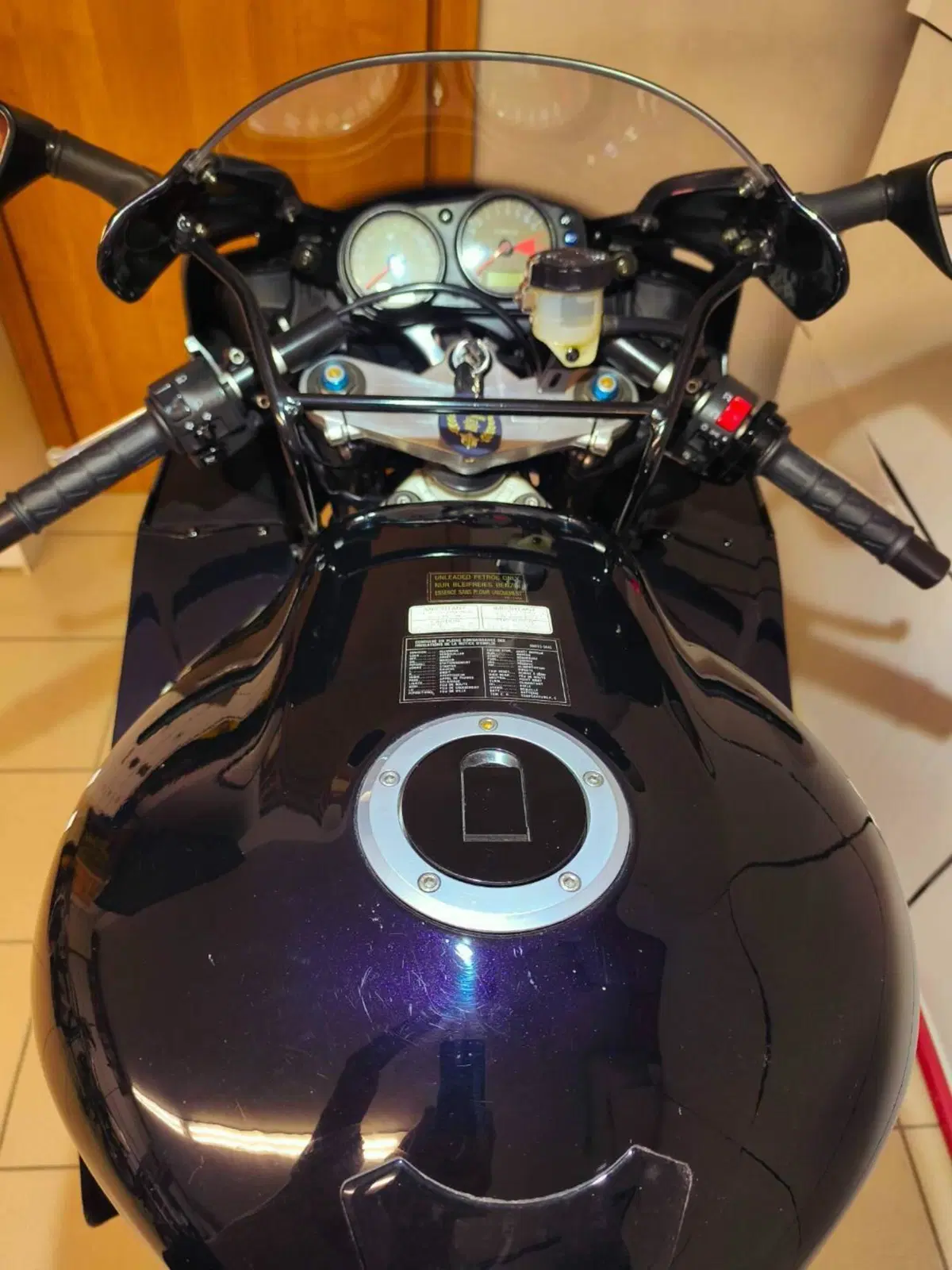 Kawasaki ZX-9R (8)