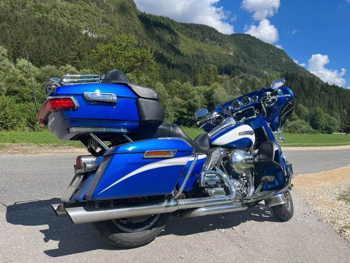Harley-Davidson 1690 Electra Glide Ultra Classic (2014 - 16) - FLHTCU (4)