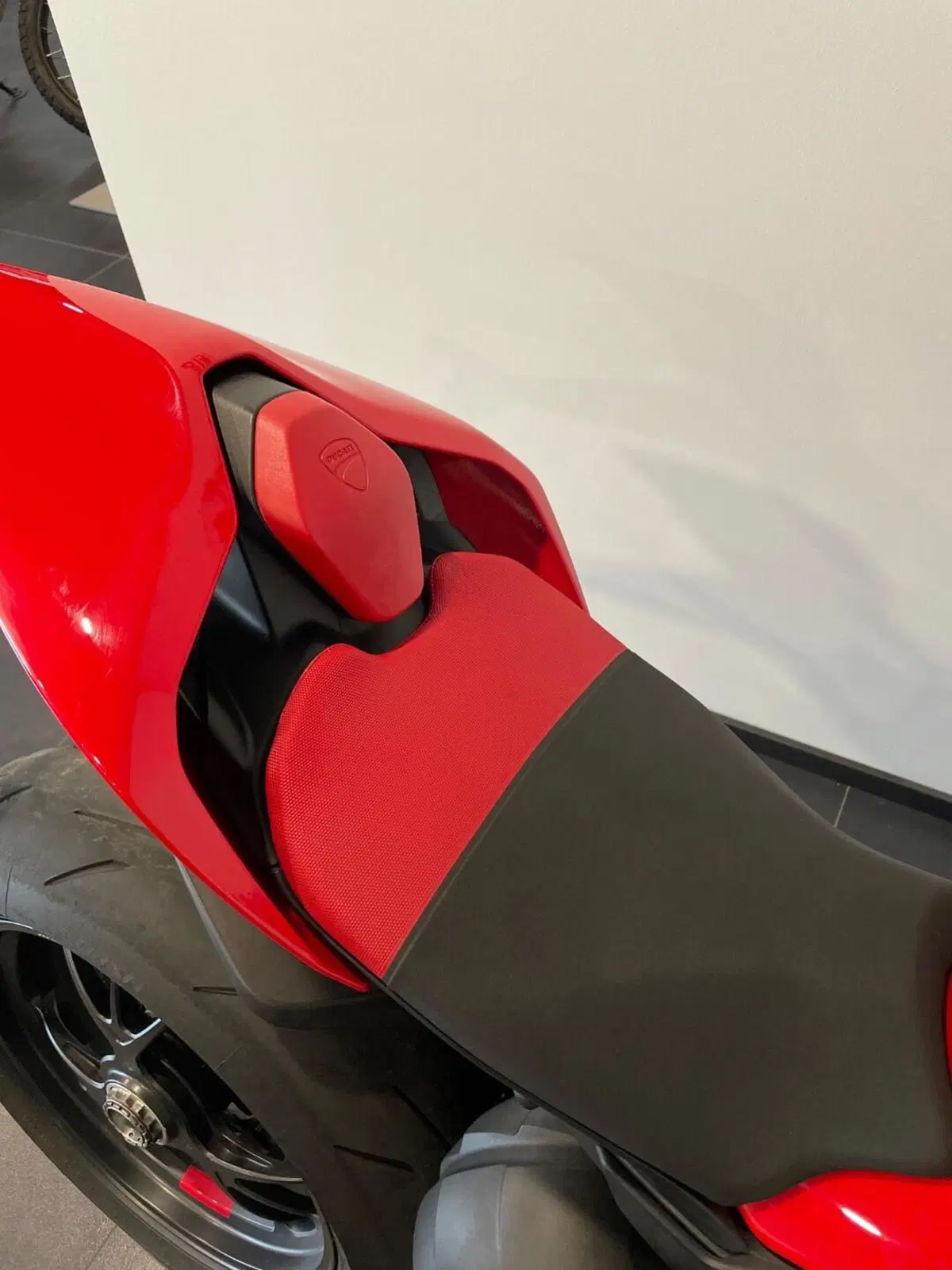 Ducati Panigale V4 S (2022 - 24) (5)