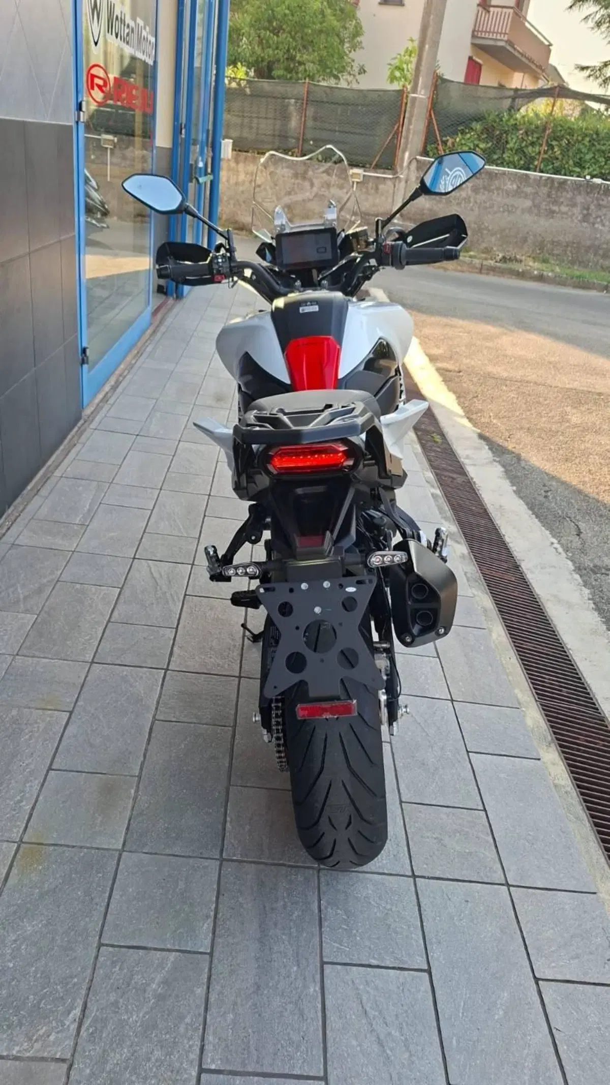 Benelli TRK 902 Stradale (2026) (2)