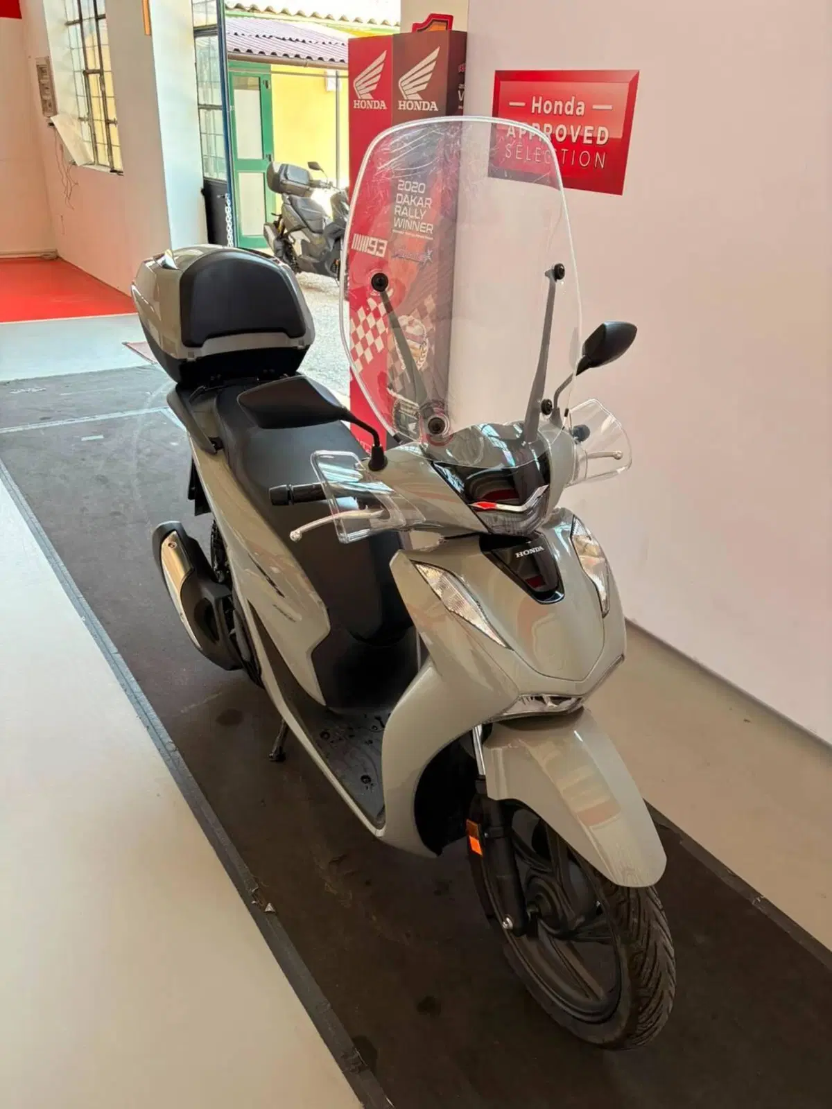 Honda SH 150i (2024 - 25) (3)