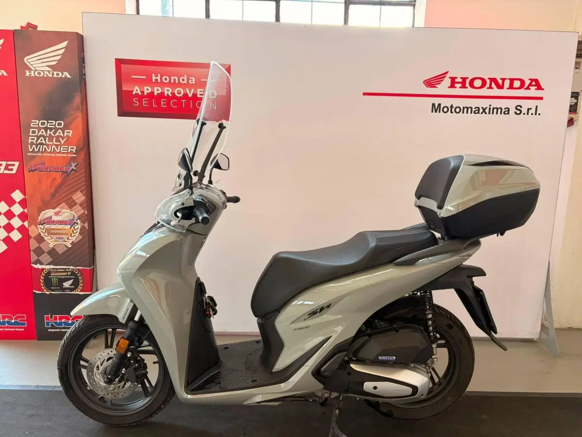 Honda SH 150i (2024 - 25) (4)