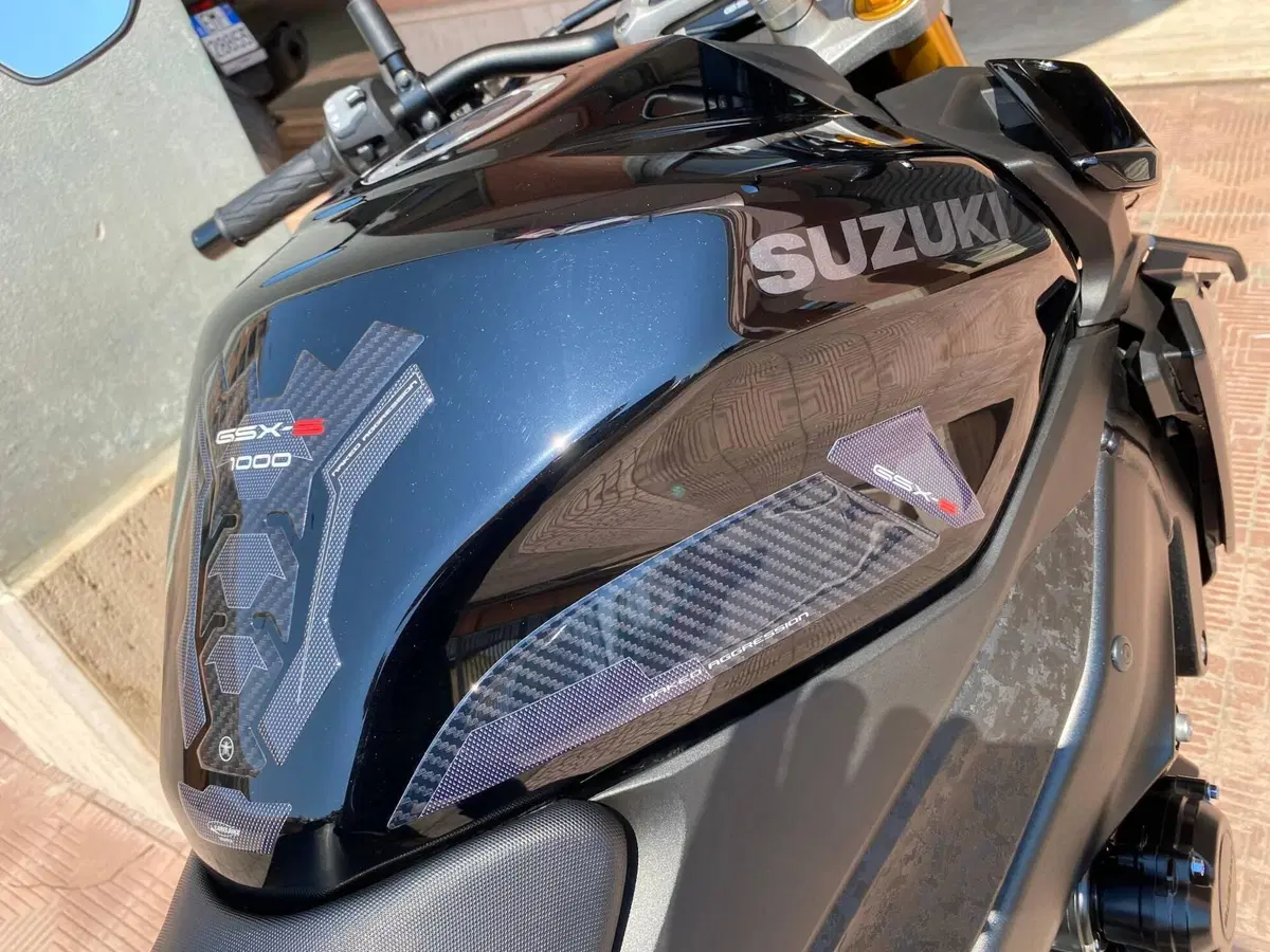 Suzuki GSX-S1000 (2021 - 25) (8)
