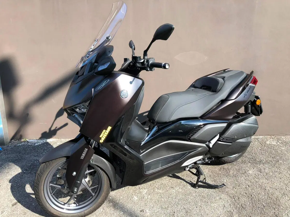 Yamaha X-Max 300 Tech Max (2025 - 26) (4)