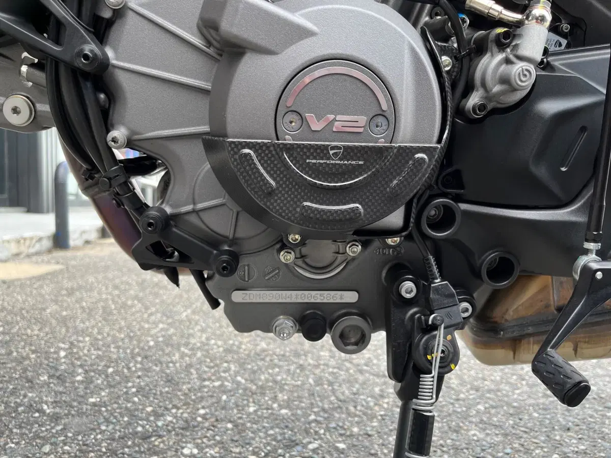 Ducati Monster 890 + (2026) (7)