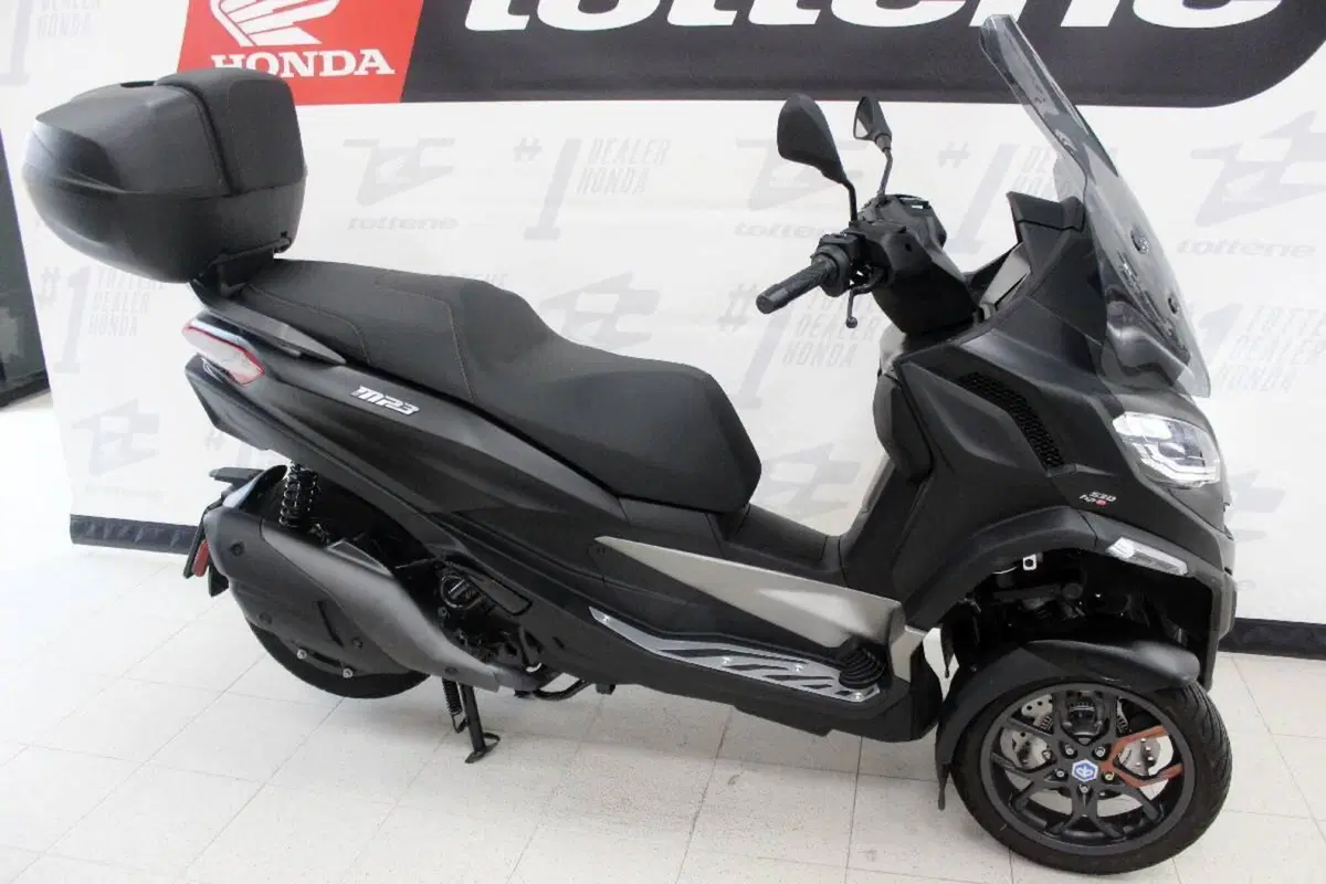 Piaggio MP3 530 Hpe Exclusive (2025 - 26) (3)