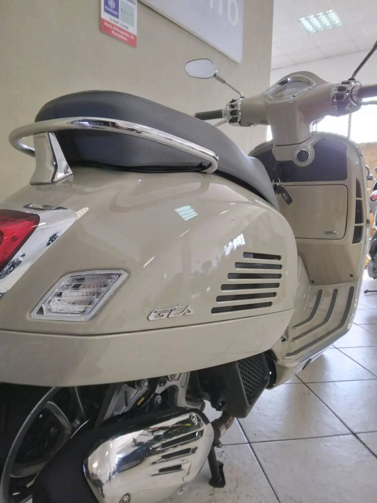 Vespa GTS 125 (2021 - 24) (7)