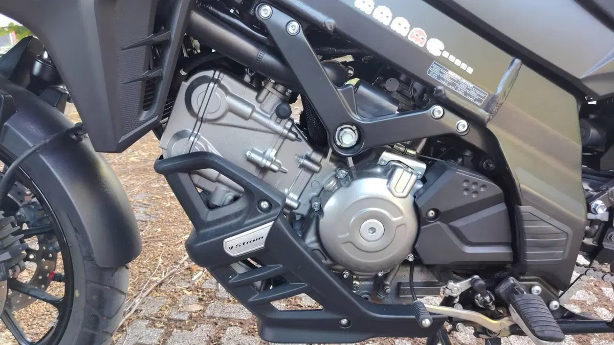 Suzuki V-Strom 650 (2021 - 25) (5)