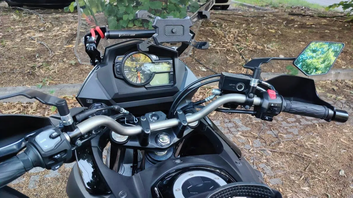 Suzuki V-Strom 650 (2021 - 25) (12)