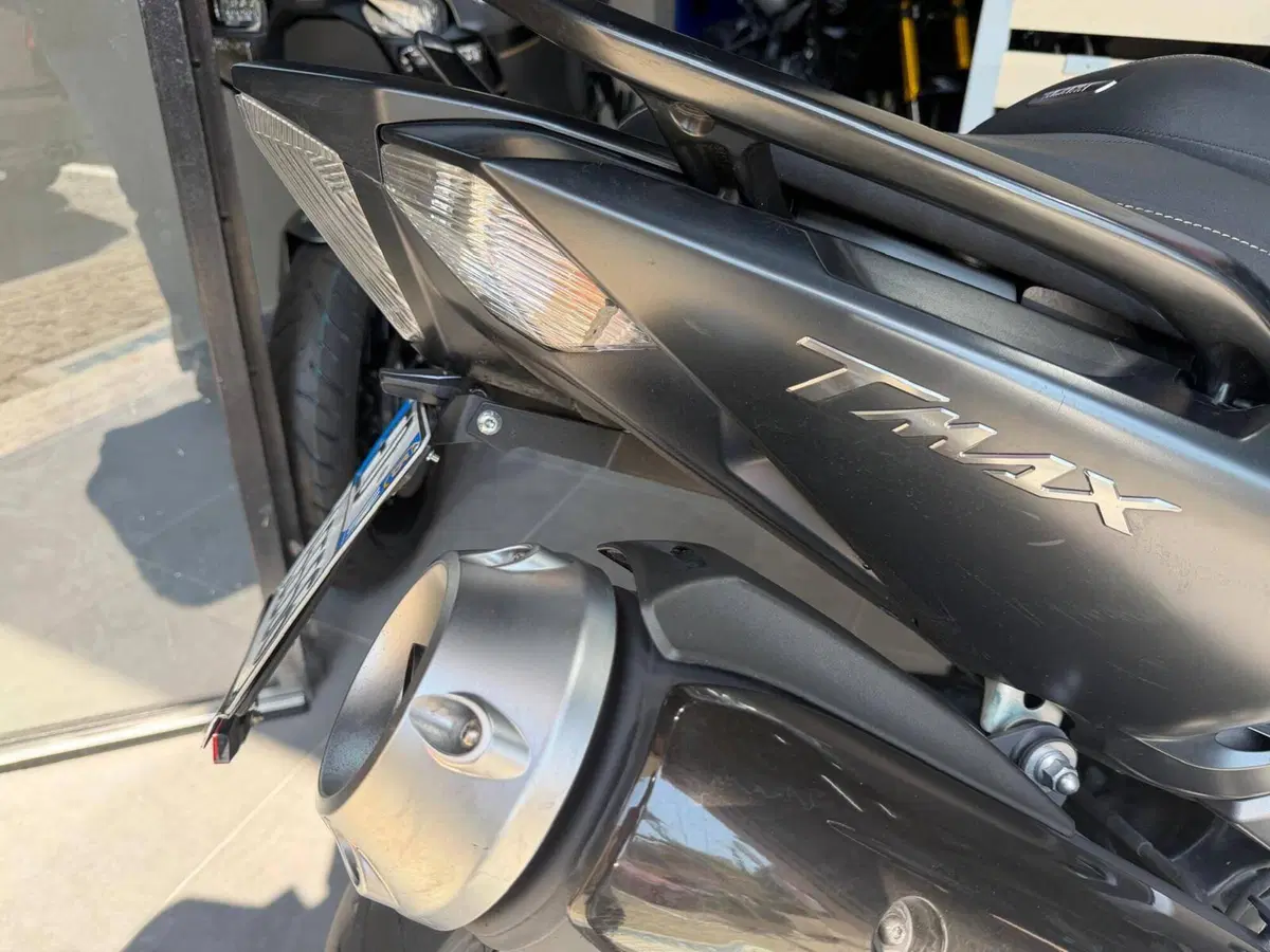 Yamaha T-Max 530 Iron Max ABS (2014 - 17) (7)
