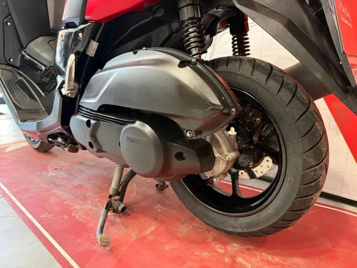 Yamaha N-Max 125 (2021 - 24) (12)