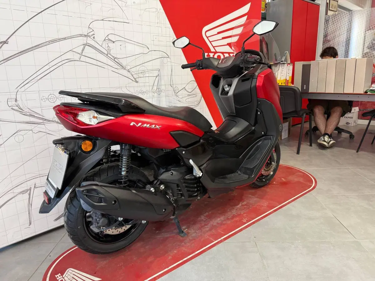 Yamaha N-Max 125 (2021 - 24) (7)