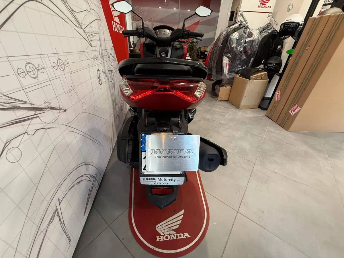 Yamaha N-Max 125 (2021 - 24) (6)