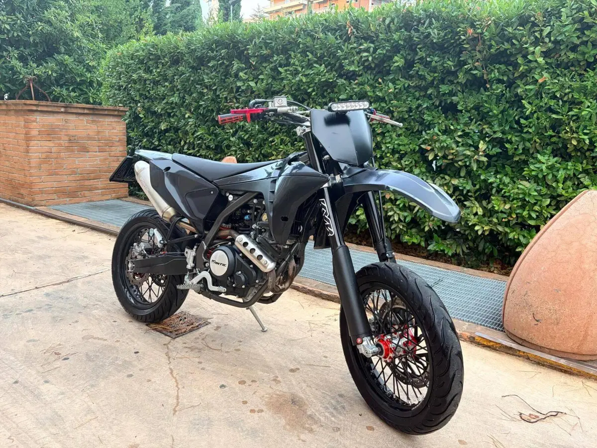 Fantic Motor XMF 125 Motard Performance 4T (2023 - 24) (9)