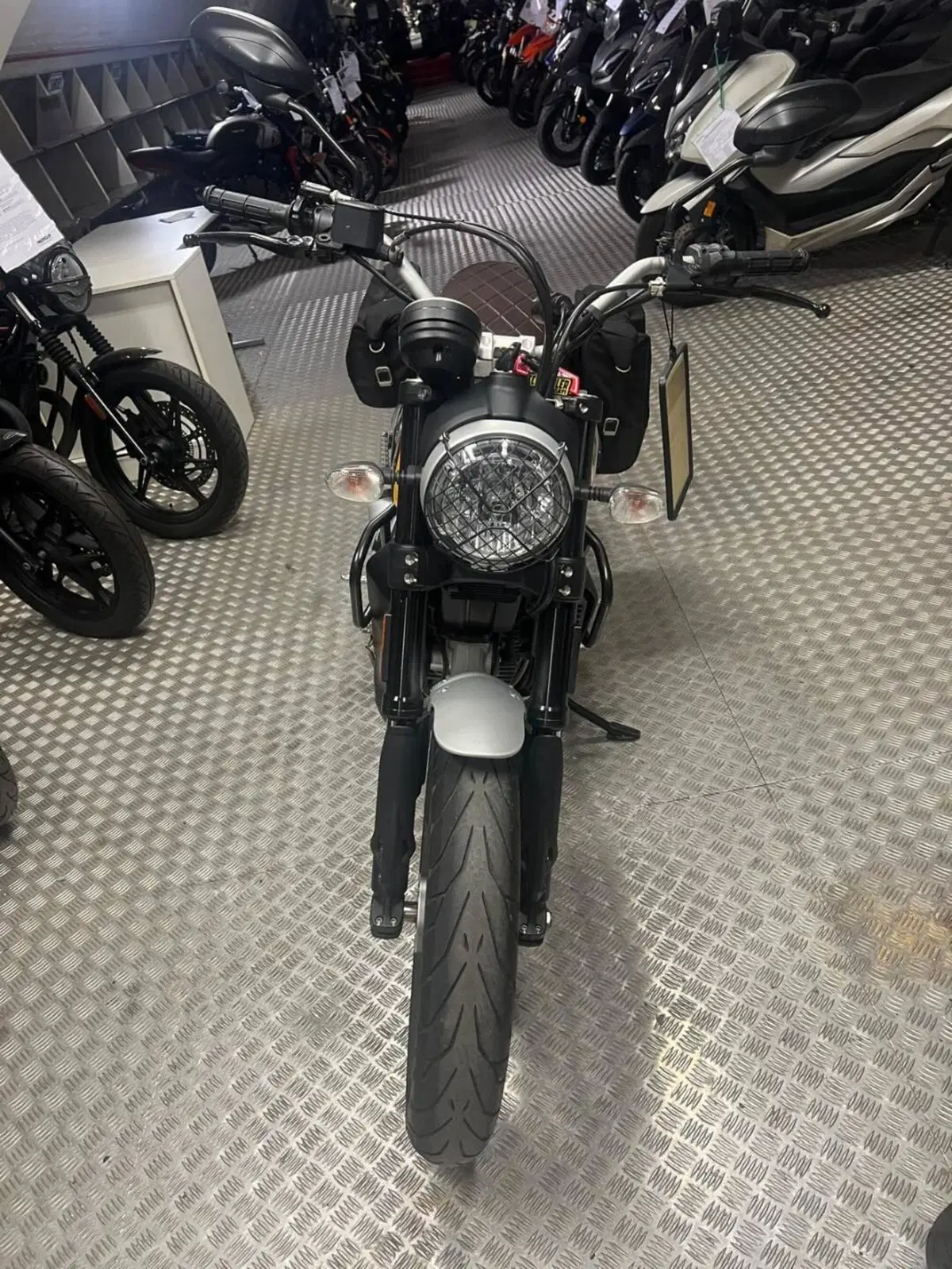 Ducati Scrambler 800 Classic (2017 - 18) (3)