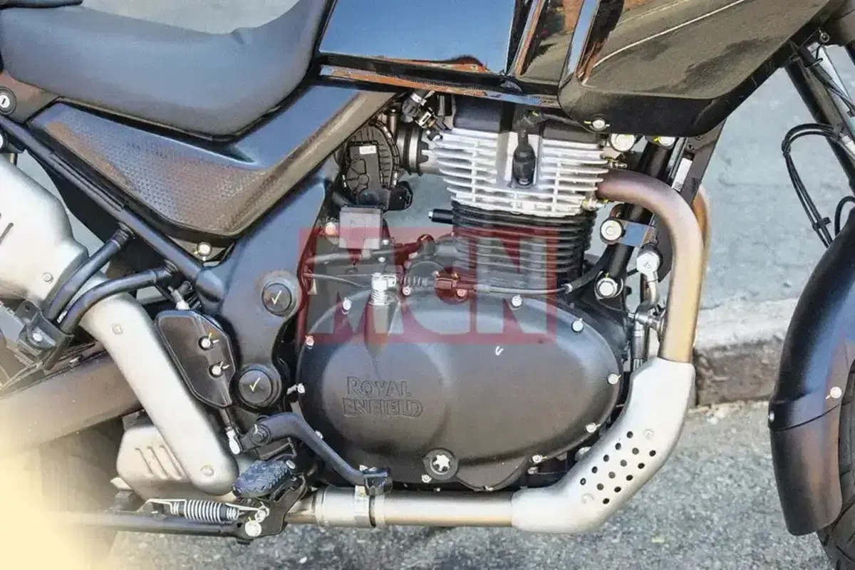 Royal Enfield Himalayan 750, ci siamo quasi: la versione definitiva è già su strada verso EICMA 2026 (7)