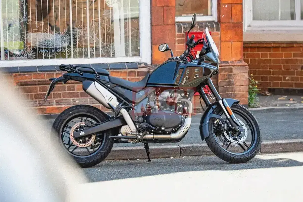 Royal Enfield Himalayan 750, ci siamo quasi: la versione definitiva è già su strada verso EICMA 2026 (2)