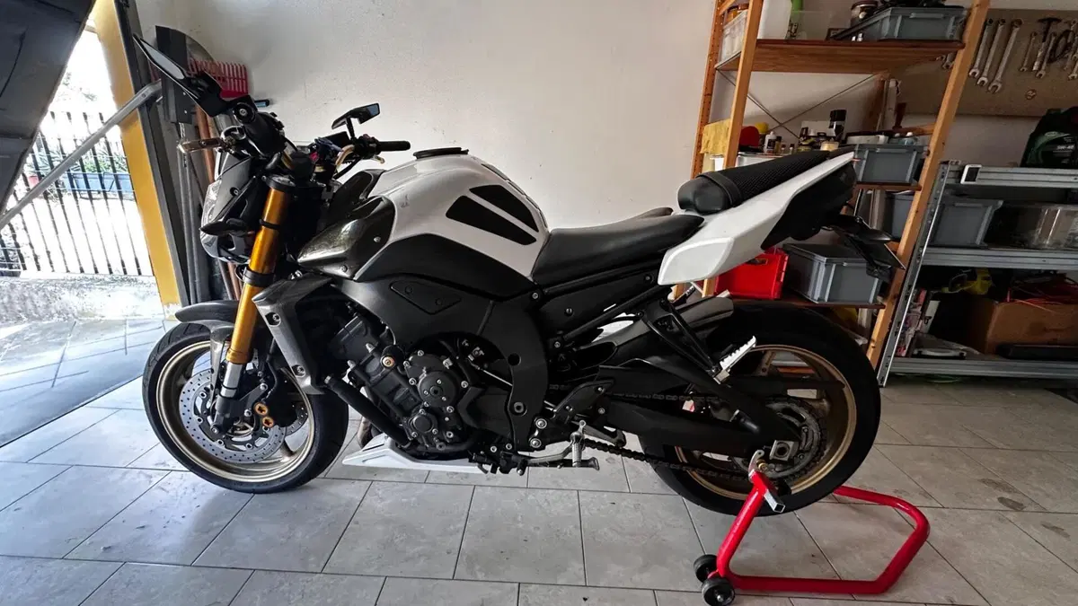 Yamaha FZ8 (2013 - 16) (2)