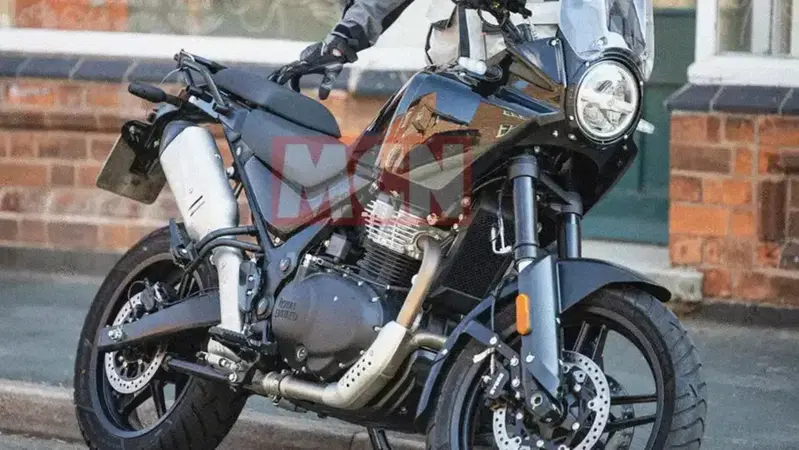 Royal Enfield Himalayan 750, ci siamo quasi: la versione definitiva &egrave; gi&agrave; su strada verso EICMA 2026