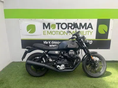 Moto Guzzi V7 Stone (2021 - 24) usata