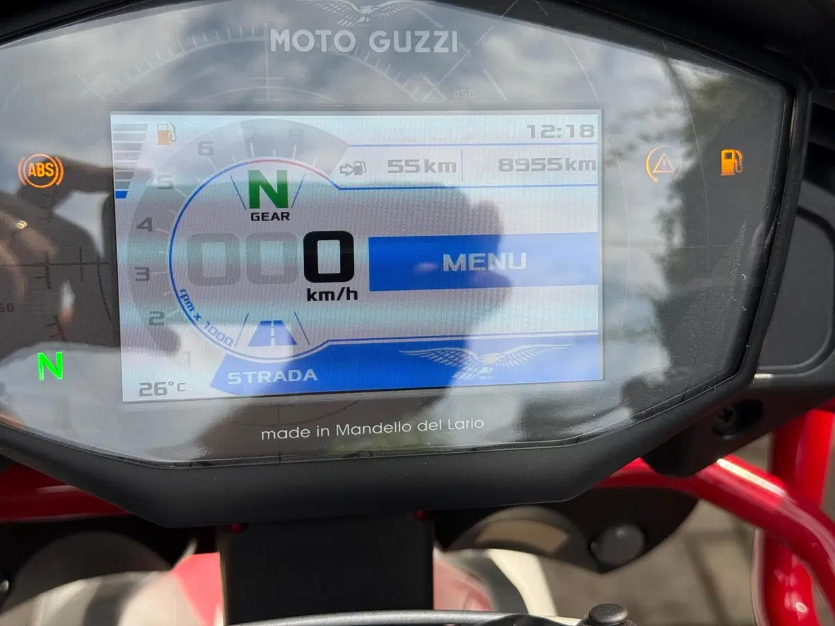 Moto Guzzi V85 TT Evocative Graphics (2019 - 20) (4)