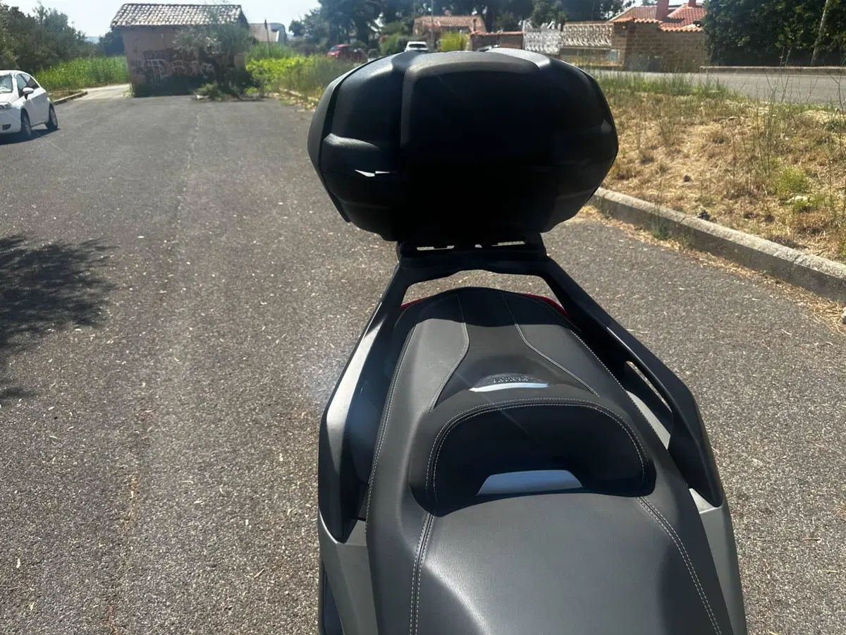 Yamaha X-Max 300 (2025 - 26) (8)